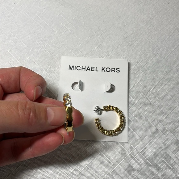 NEW Michael Kors Hoop Earrings. Gold tone. Crystals. Box included - Picture 13 of 13